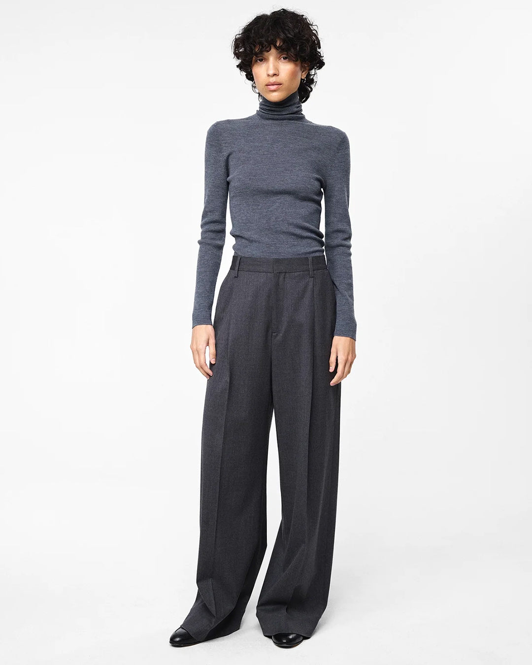 Julie Josephine Astri Longsleeve