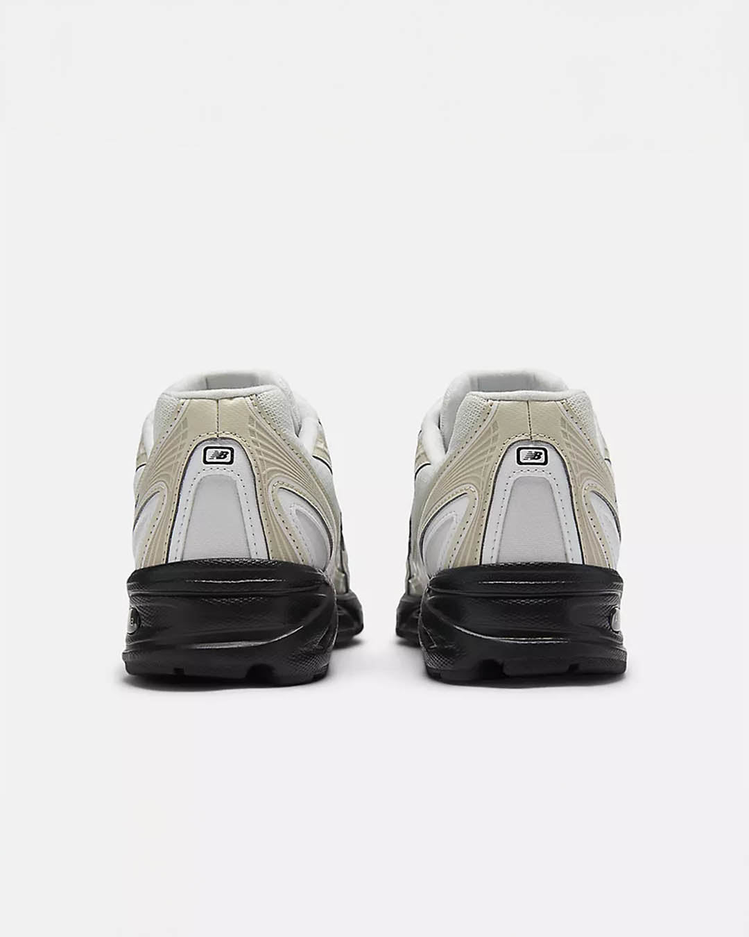 New Balance U7404OO