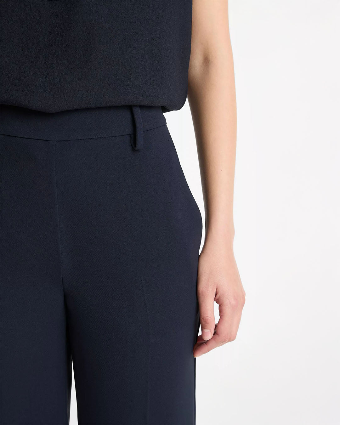 Vince Crepe Tapered Pull-On Pant