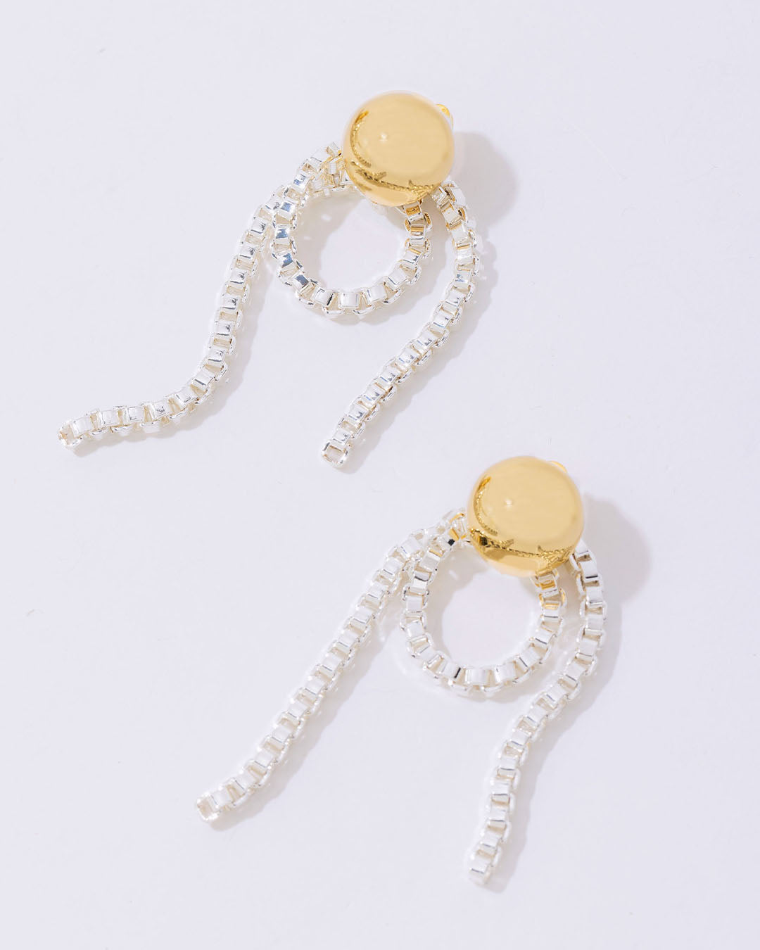 Pearl Octopuss.Y Chain Loop Earrings