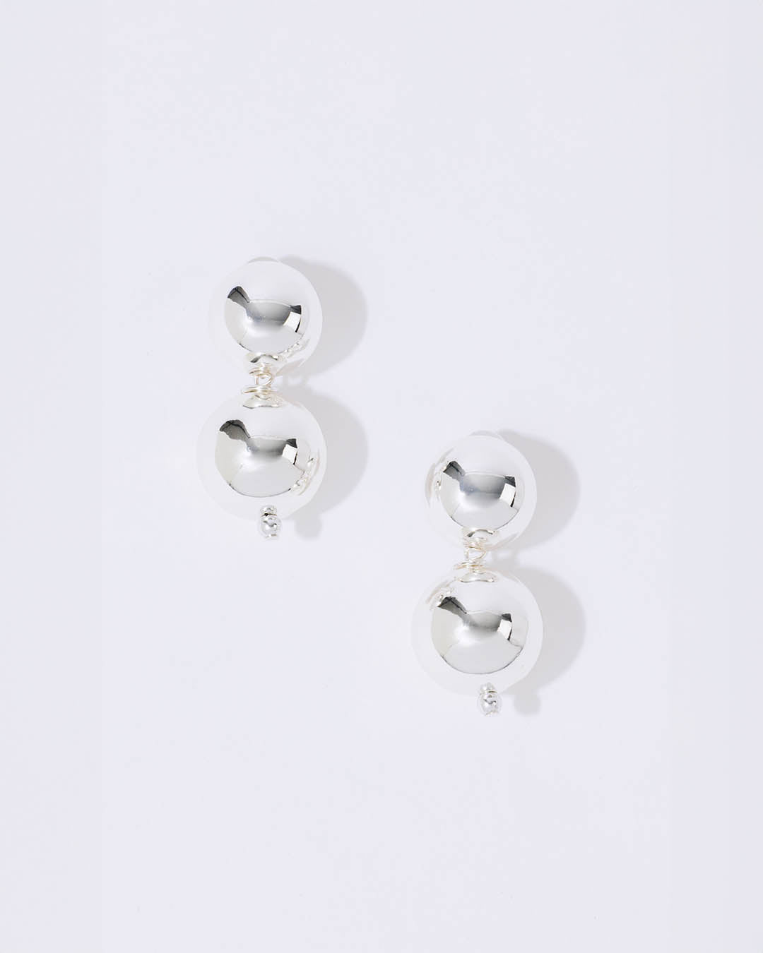 Pearl Octopuss.Y Silver Sphere Studs