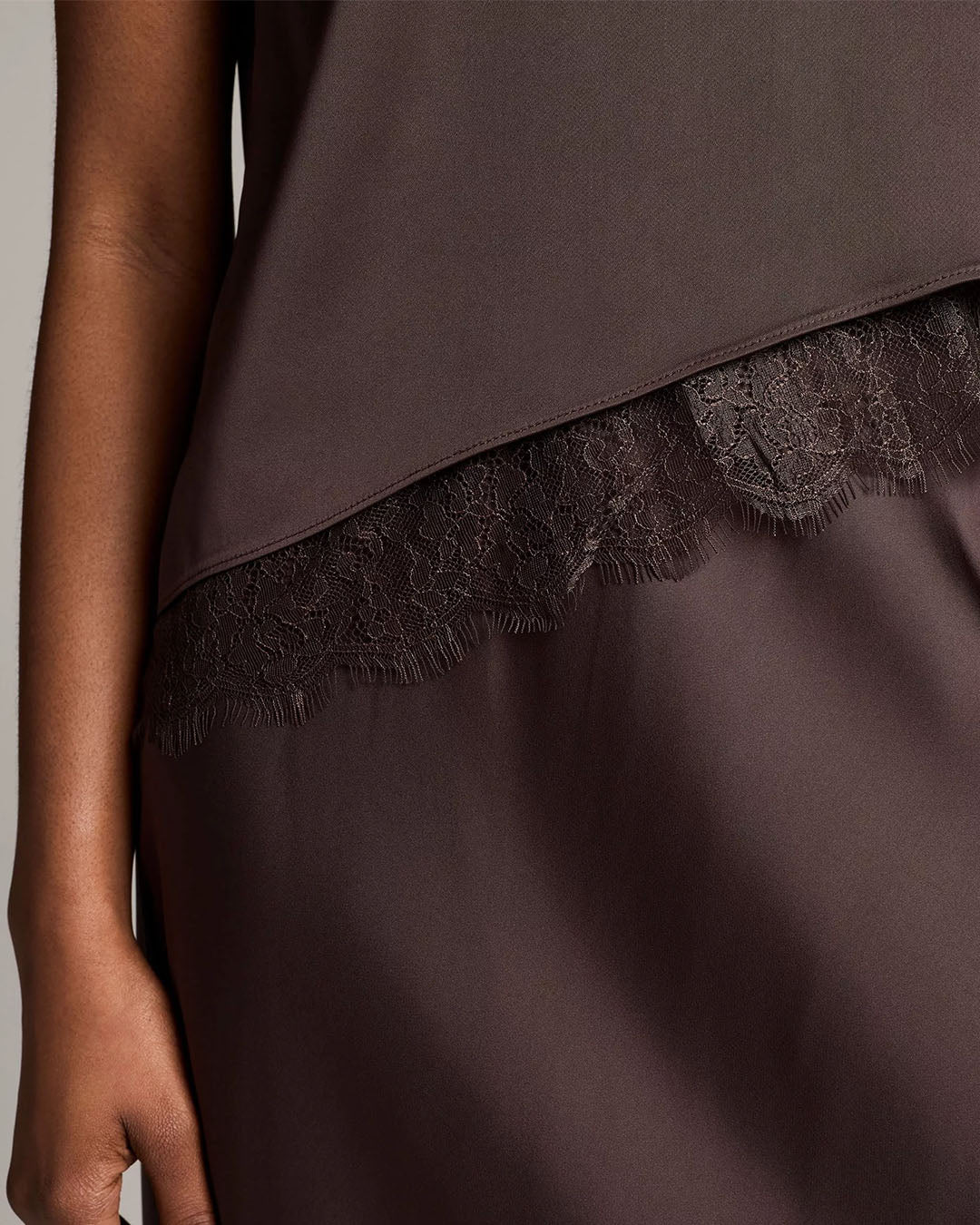 Vince Lace-Trim Satin Asymmetric Shell