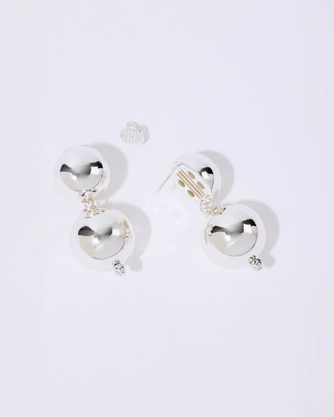 Pearl Octopuss.Y Silver Sphere Studs