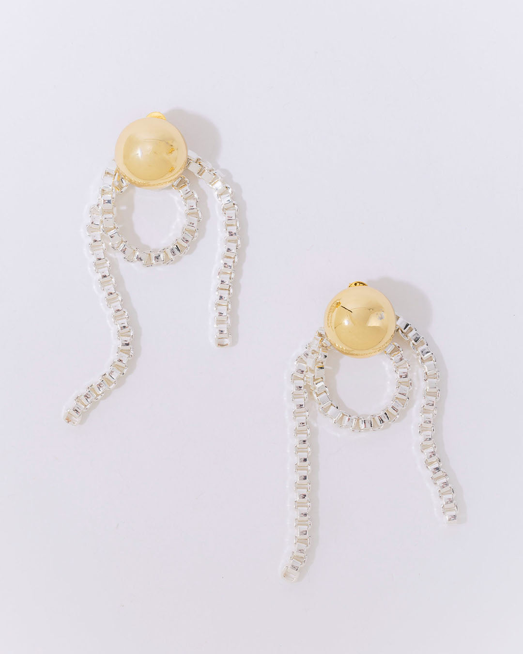 Pearl Octopuss.Y Chain Loop Earrings