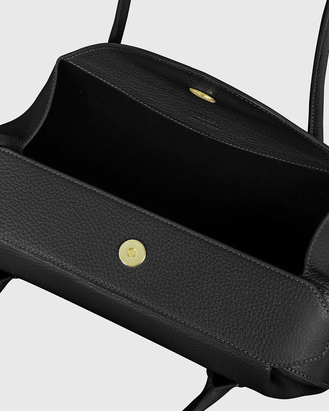Yuzefi Oyster Shoulder Bag